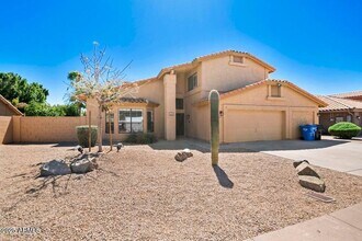 Building Photo - 5513 E Grovers Ave