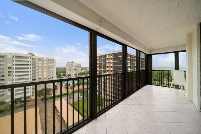 Foto del edificio - Vanderbilt Beach Condo! Ocean View ~ Avail...