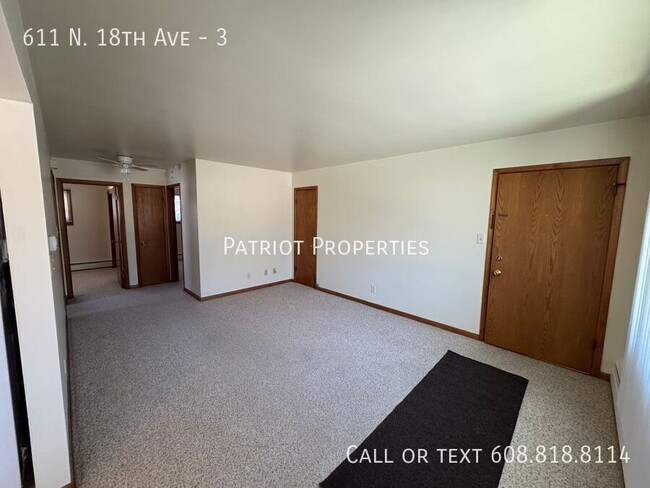 Foto del edificio - 2 Bedroom/ 1 Bathroom in West Bend, WI