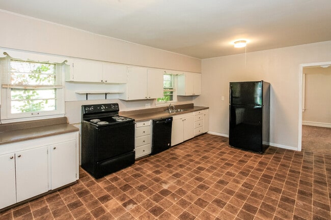 Foto del edificio - 1163 E 77th Terrace