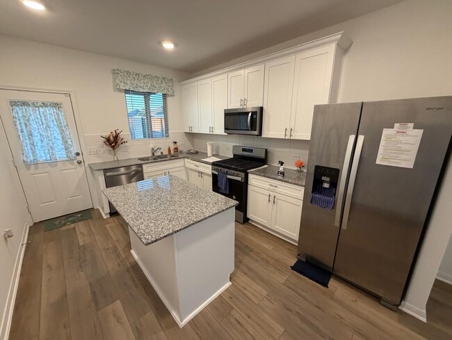 Building Photo - 14731 Maple Pond Pl