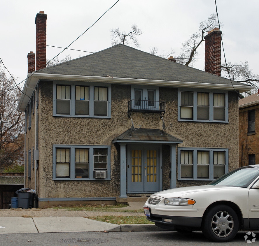 Building Photo - 2046 Highland Ave