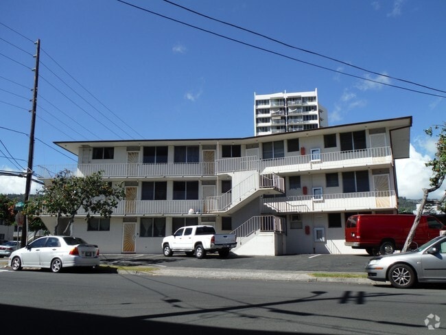 Building Photo - 811 University Ave
