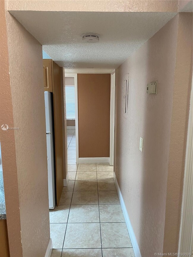 Foto del edificio - 9300 W Flagler St