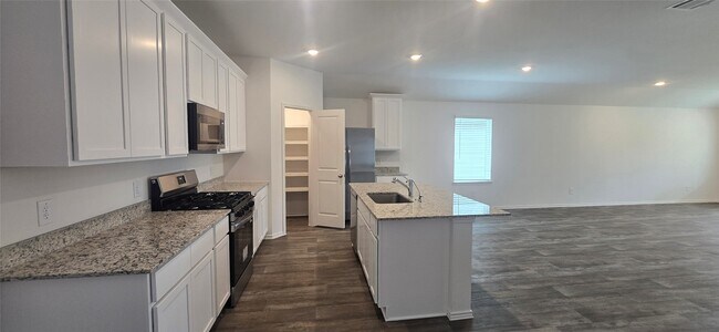 Foto del edificio - 3046 Lake Crest Dr
