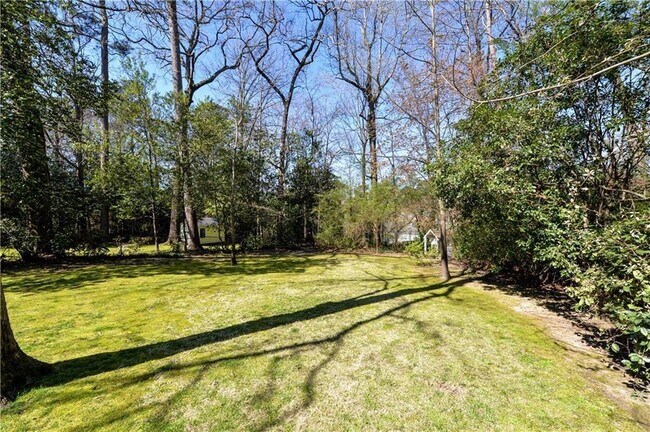 Foto del edificio - 2662 Birchwood Dr NE