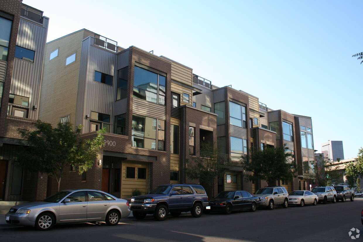 Foto del edificio - Condominiums