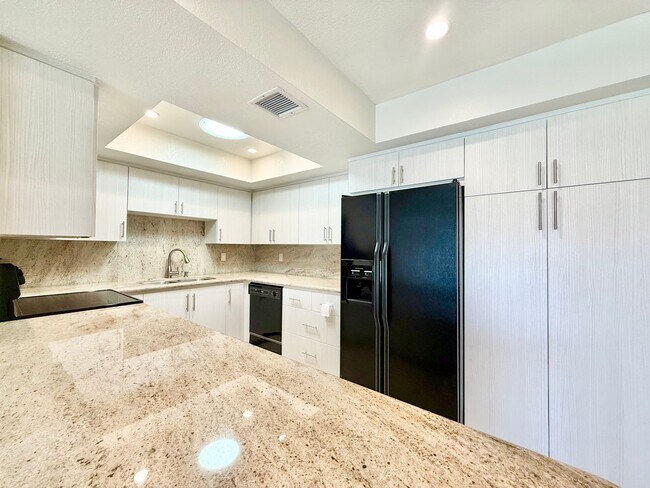 Building Photo - AVAILABLE NOW!!  BEAUTIFUL 2-Bedroom 3 -bathroom Condo in La Quint Palms! MOVE IN SPECIAL 50% OFF...