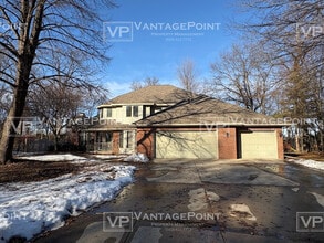 Building Photo - 1482 Parkway Dr