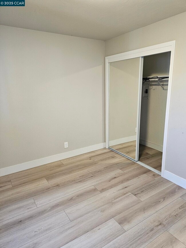 Building Photo - 2291 Cuadra Ct