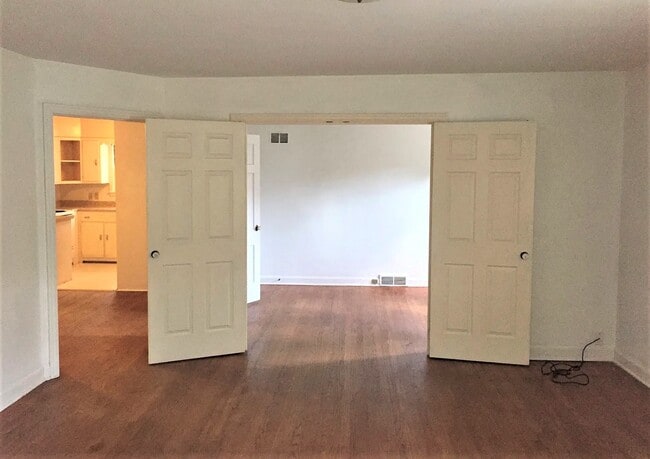 Foto del edificio - 354 Ferson Ave