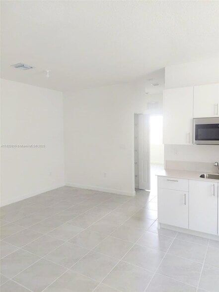 Foto del edificio - 2942 SE 23rd Ave