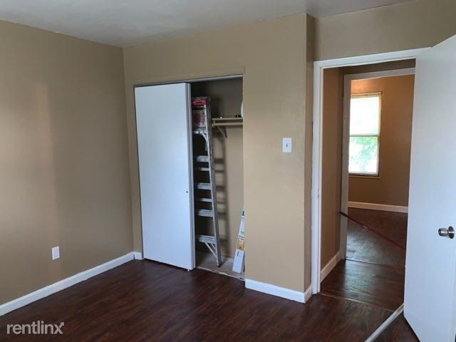 Primary Photo - 4 br, 2 bath House - 10140 castle dr