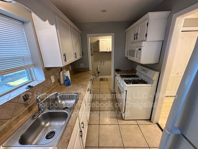 Foto del edificio - 4343 Myrtle Ave