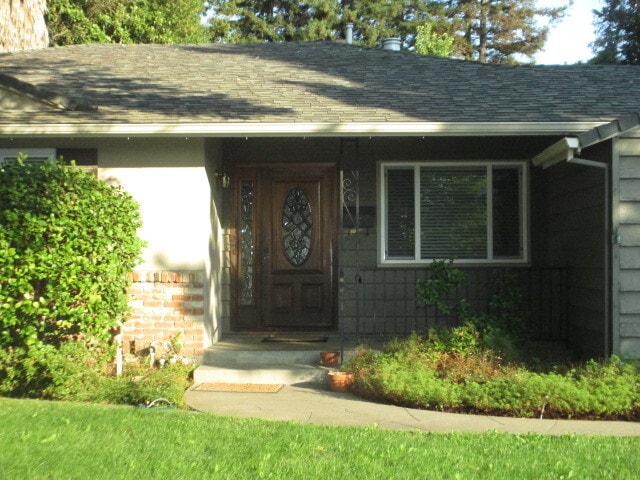 Building Photo - 3 bedroom home close to Land Park