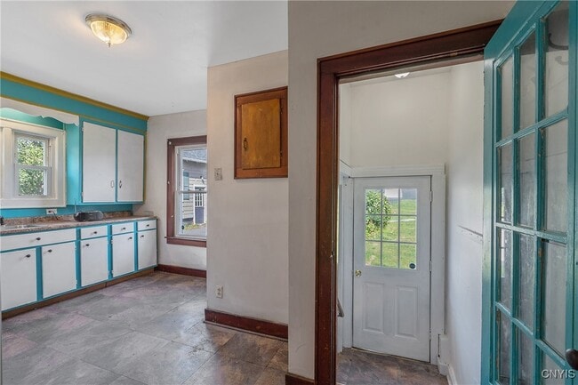 Building Photo - 518 E Brighton Ave