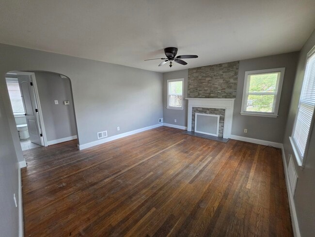 Building Photo - 1038 Kees Rd