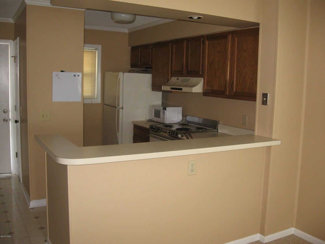 Primary Photo - 650 Cedar Point Blvd