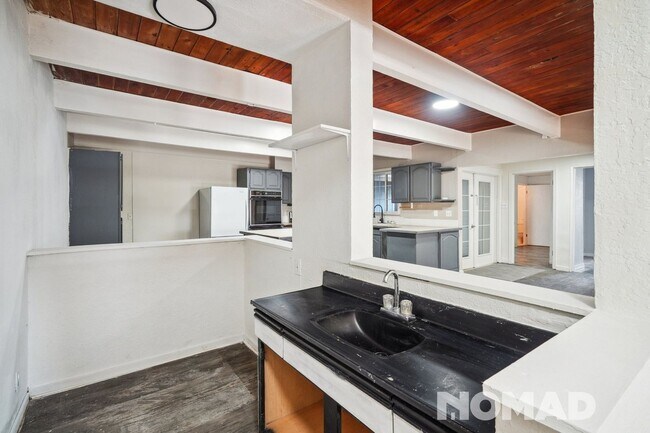 Foto del edificio - Spacious 3BR Duplex in Sumner