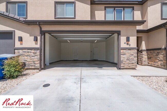 Foto del edificio - MOVE IN SPECIAL!!! $200 Off First Full Mon...