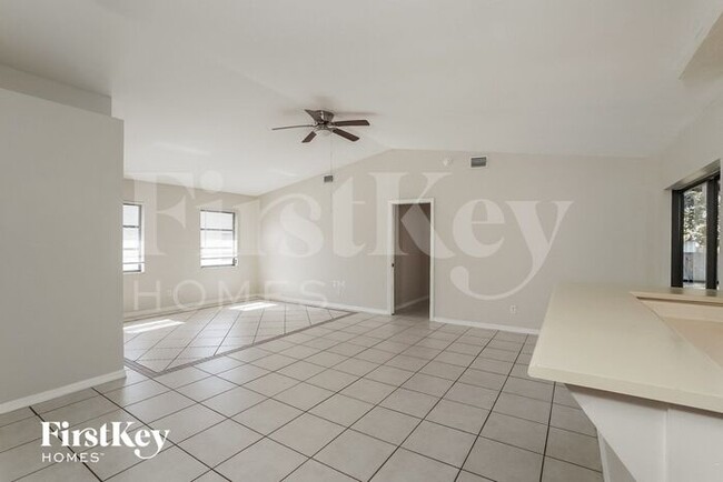 Building Photo - 17560 Oriole Rd