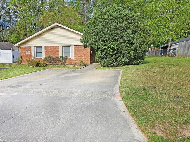 Building Photo - 802 Wilson Cir SW