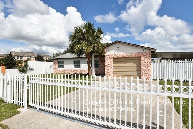 Building Photo - 5301 Moonglow Blvd