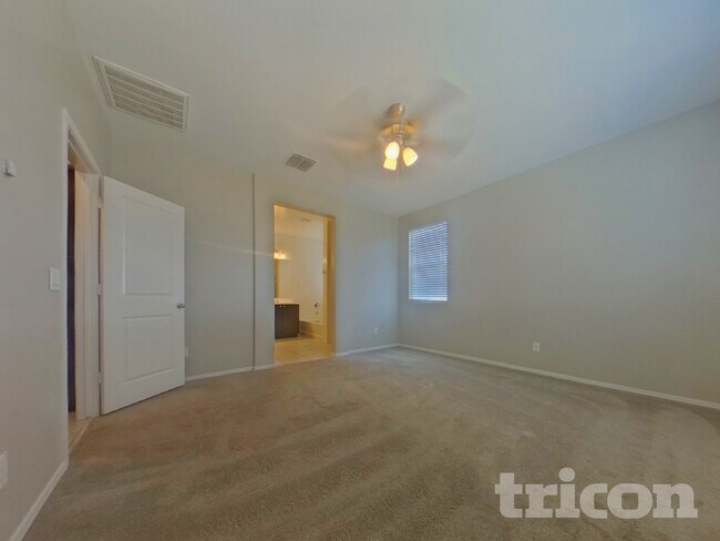 Foto del edificio - 2705 S 116th Ave