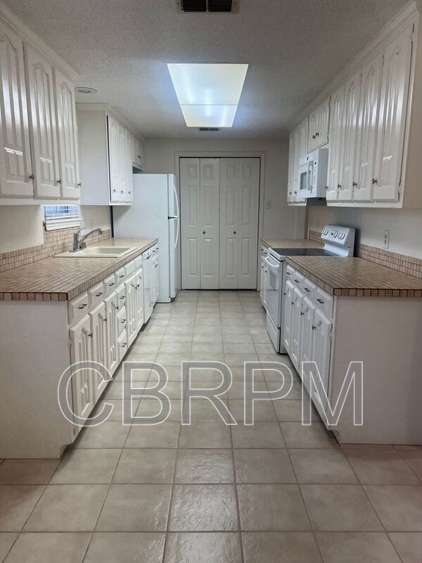 Building Photo - 5715 69th St