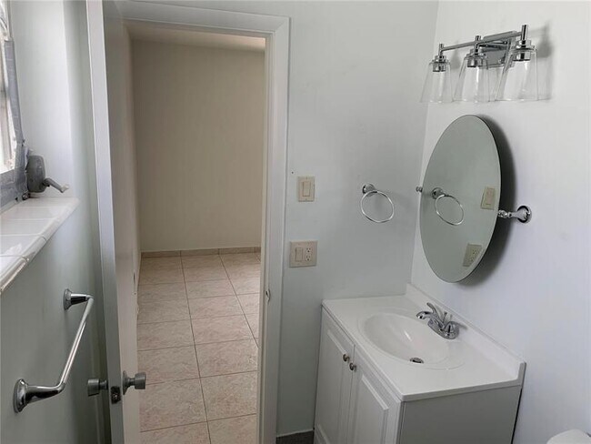 Foto del edificio - 1117 NE 2nd Ct