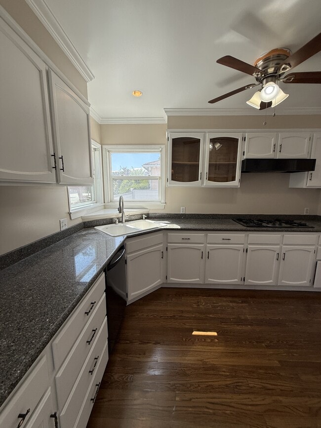 Foto del edificio - 3111 Jeffries Ave