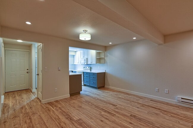 Foto del edificio - Stylishly Remodeled Condo in Prime Center Park Location