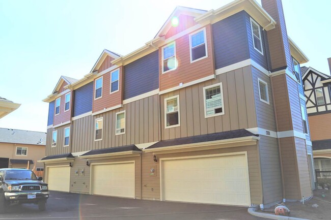 Building Photo - 2131 NW Janssen St