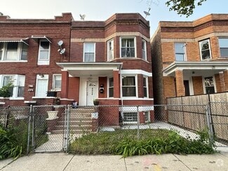 Building Photo - 4908 W Erie St