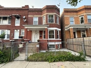 Building Photo - 4908 W Erie St