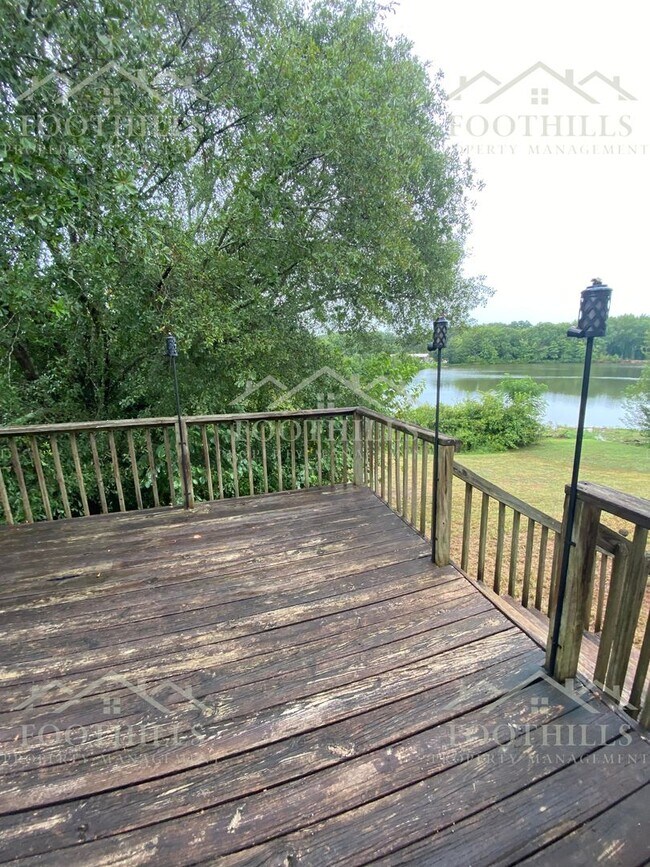 Foto del edificio - Peaceful Pondside Living – 3BR/2BA Home wi...