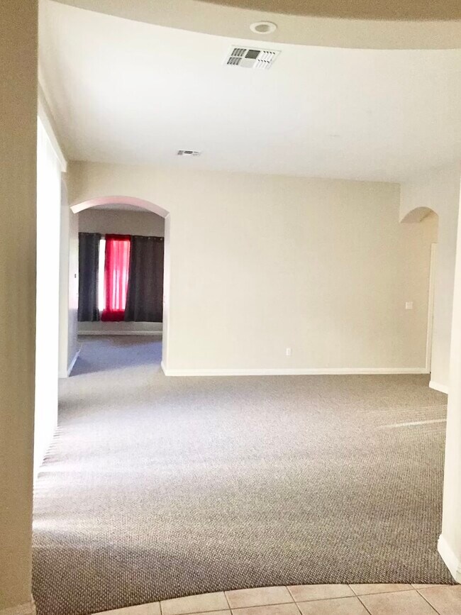 front entrance to living room - 1817 E Glacier Pl