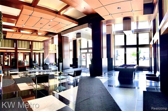 Foto del edificio - 411 S Old Woodward Ave