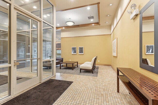 Foto del edificio - 7243 Madison St