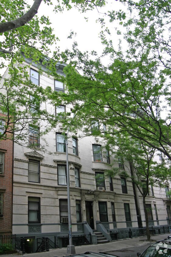 Primary Photo - 287 W 4th St