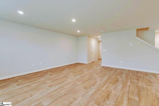 Building Photo - 128 Echline St