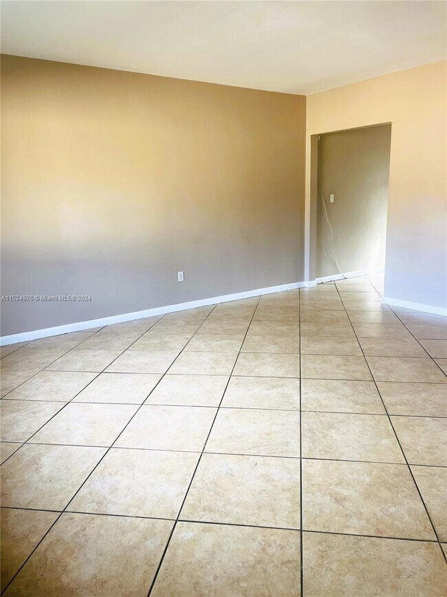 Building Photo - 98 NE 71st St