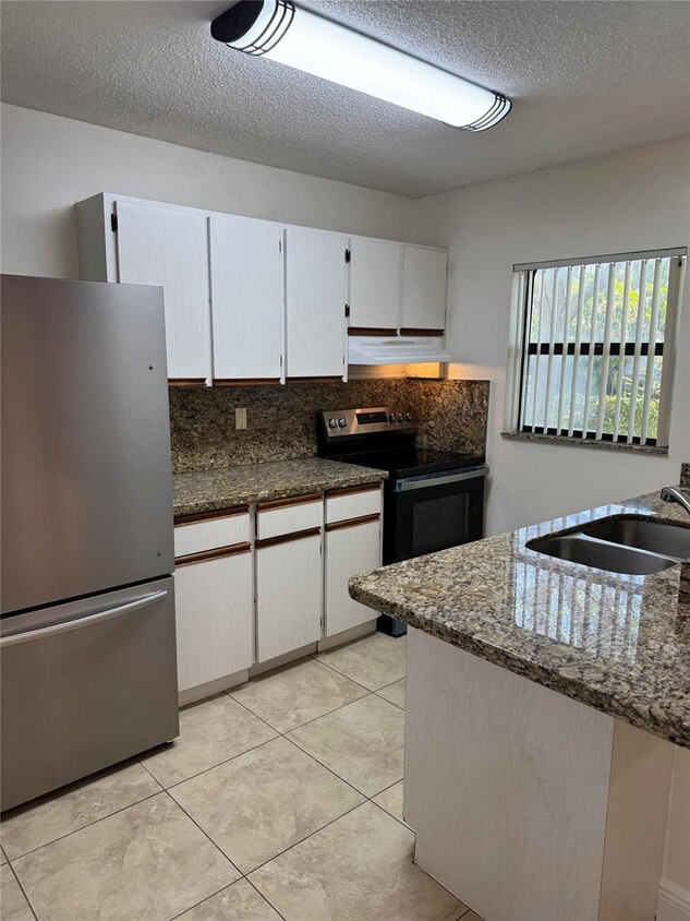 Primary Photo - 11400 NW 45th St