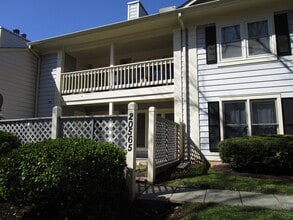 Building Photo - 20565 Shadyside Way