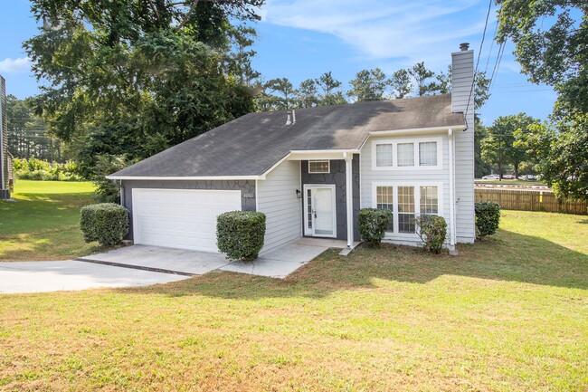 Building Photo - Charming Fully Renovated 3BR/2BA Home with...