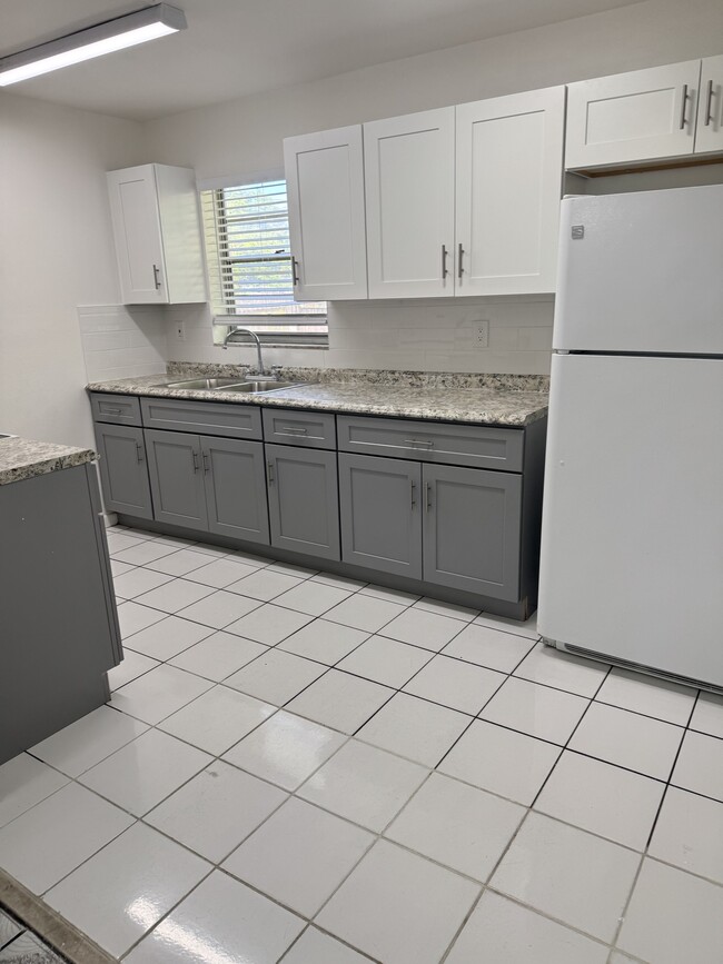 Building Photo - 3574 Saranac Ave