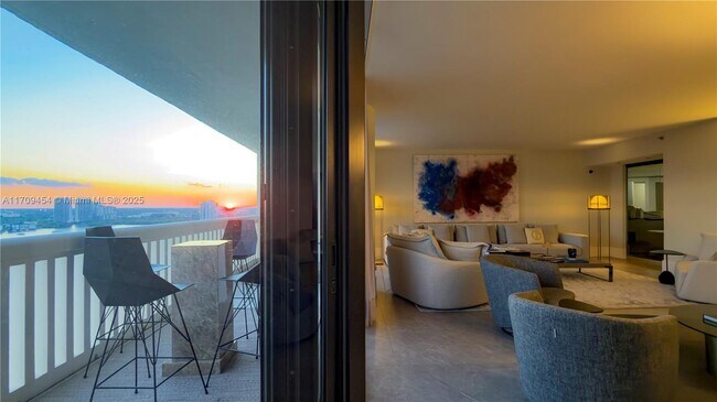 Foto del edificio - 2000 Island Blvd