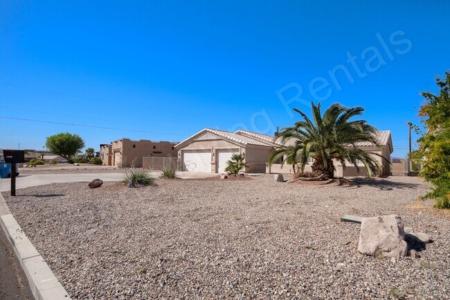 Building Photo - YOUR DREAM HOME AWAITS!