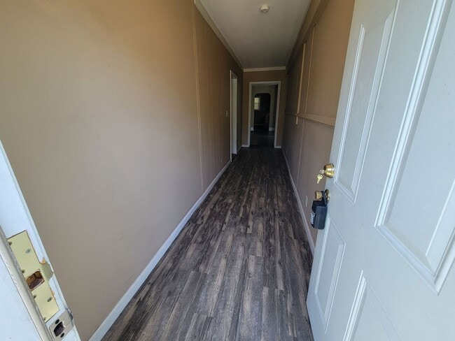 Building Photo - 750 Ross Ave 4BR/1.5BA (Hamilton)