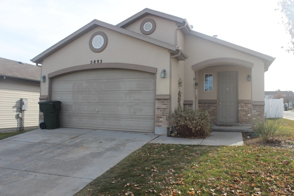 Primary Photo - 5893 Mahogany Pl